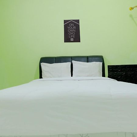 Oyo Life 2508 Alba Suites Homestay Syariah Tulungagung Exteriör bild