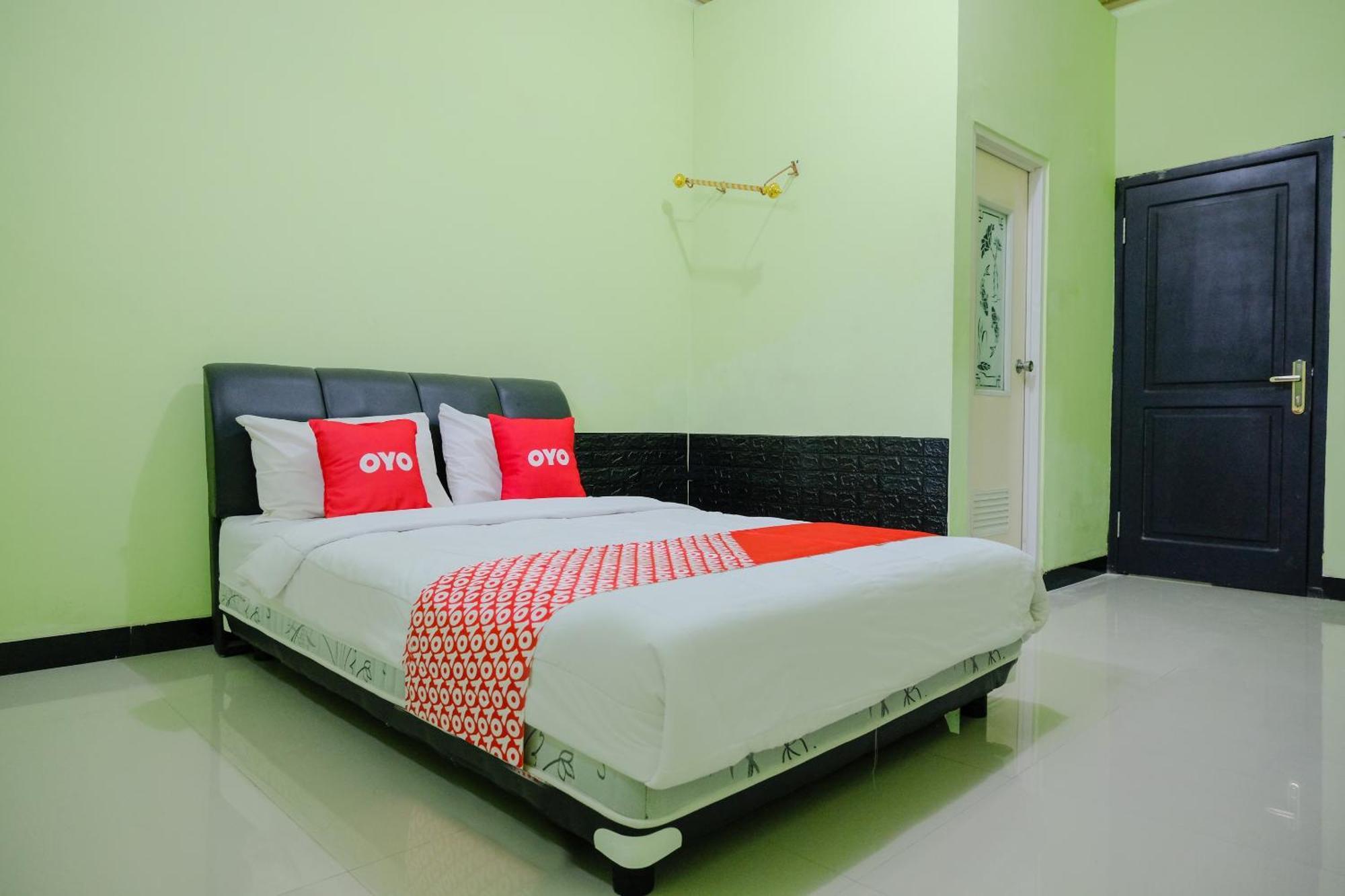 Oyo Life 2508 Alba Suites Homestay Syariah Tulungagung Exteriör bild
