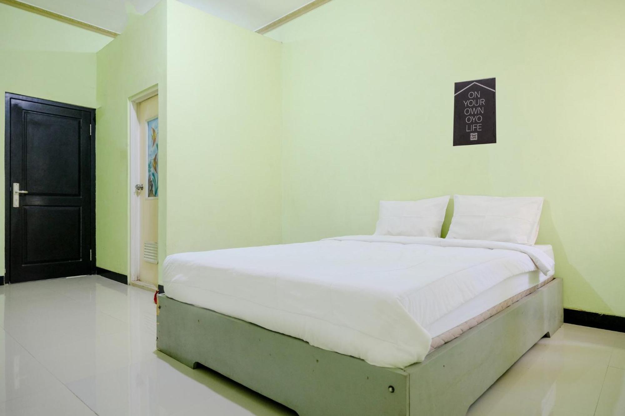 Oyo Life 2508 Alba Suites Homestay Syariah Tulungagung Exteriör bild