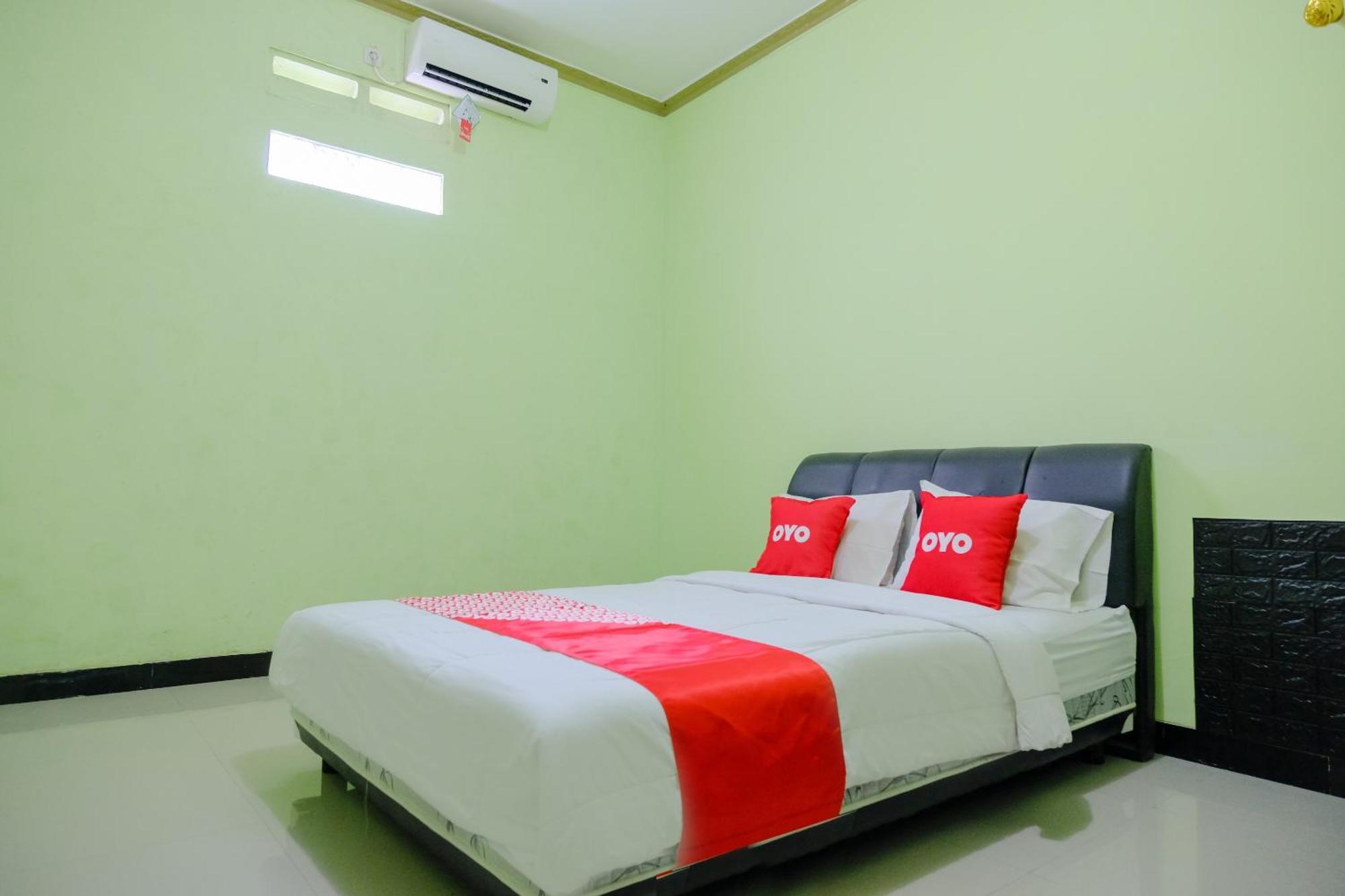 Oyo Life 2508 Alba Suites Homestay Syariah Tulungagung Exteriör bild