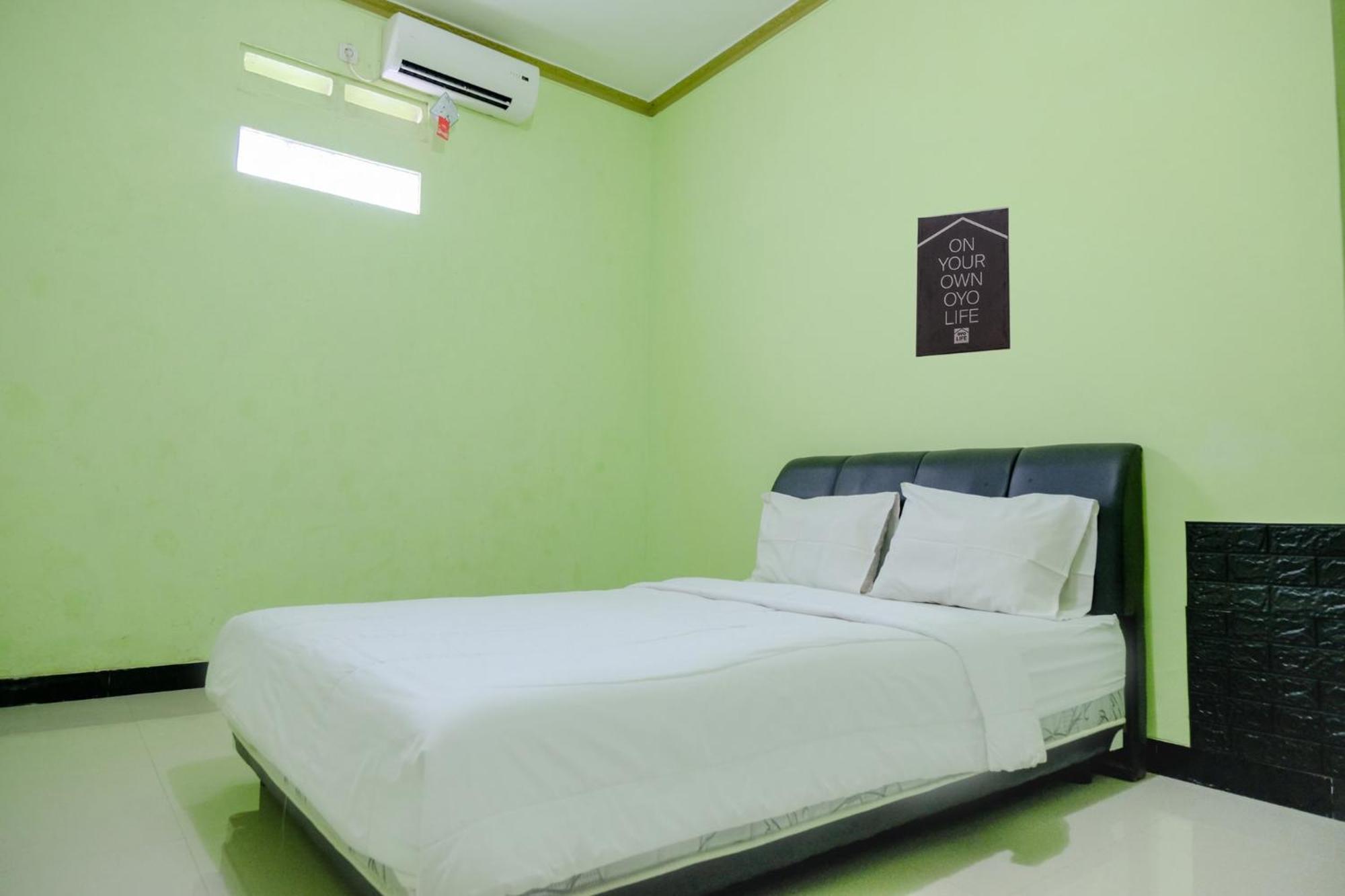 Oyo Life 2508 Alba Suites Homestay Syariah Tulungagung Exteriör bild