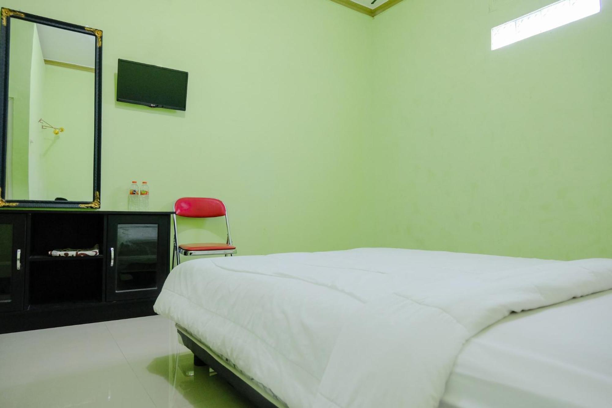 Oyo Life 2508 Alba Suites Homestay Syariah Tulungagung Exteriör bild
